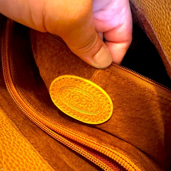 Tod’s brown camel colored leather handbag beautiful lining - Picture 7 of 12